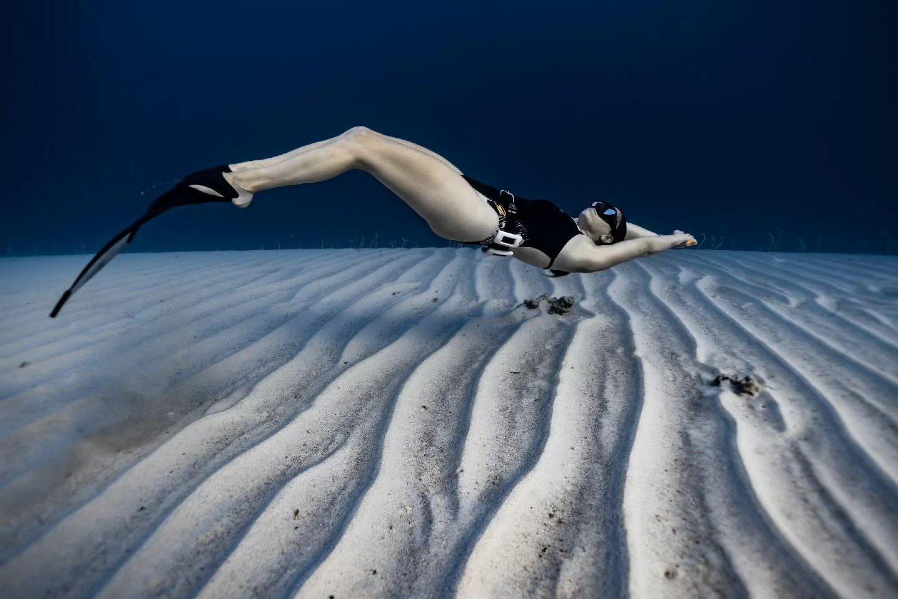 Na zdjęciu Maria Bobela, polska freediverka