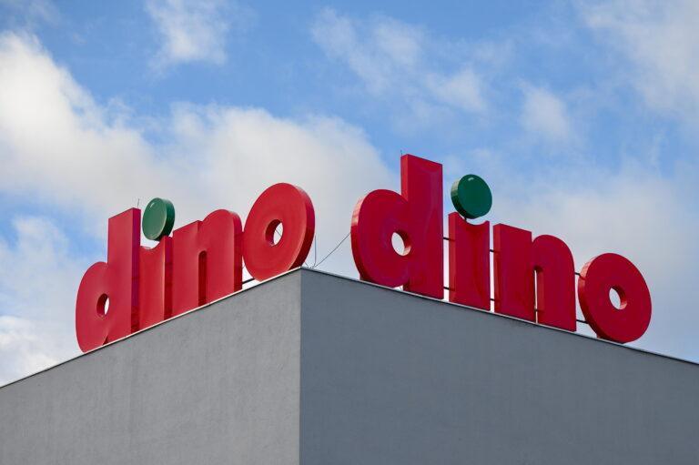 Notowania Dino spadają od otwarcia piątkowej sesji.