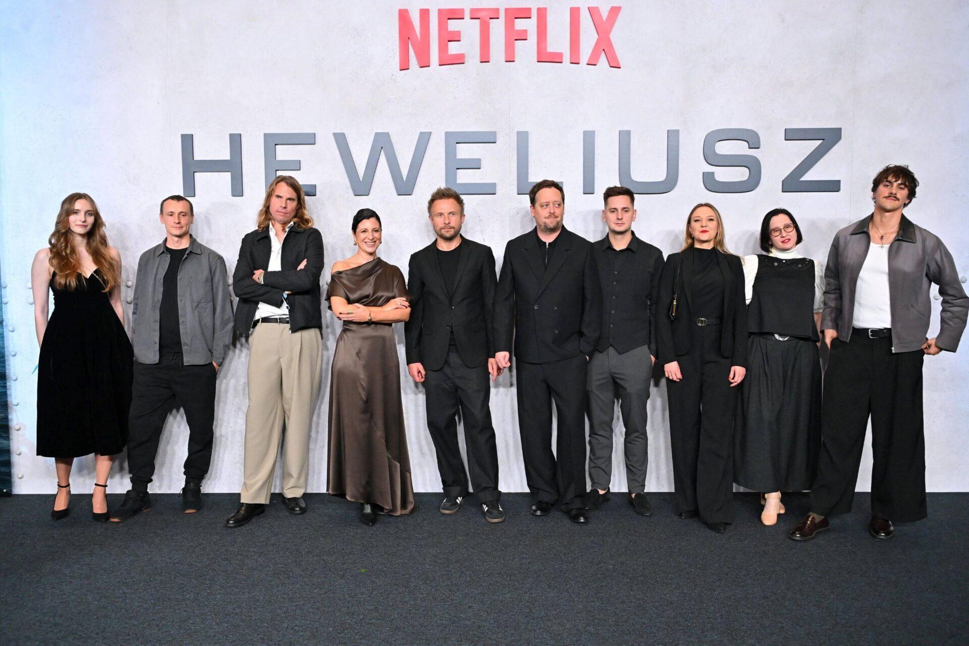 Twórcy serialu Heweliusz podczas uroczystej premiery