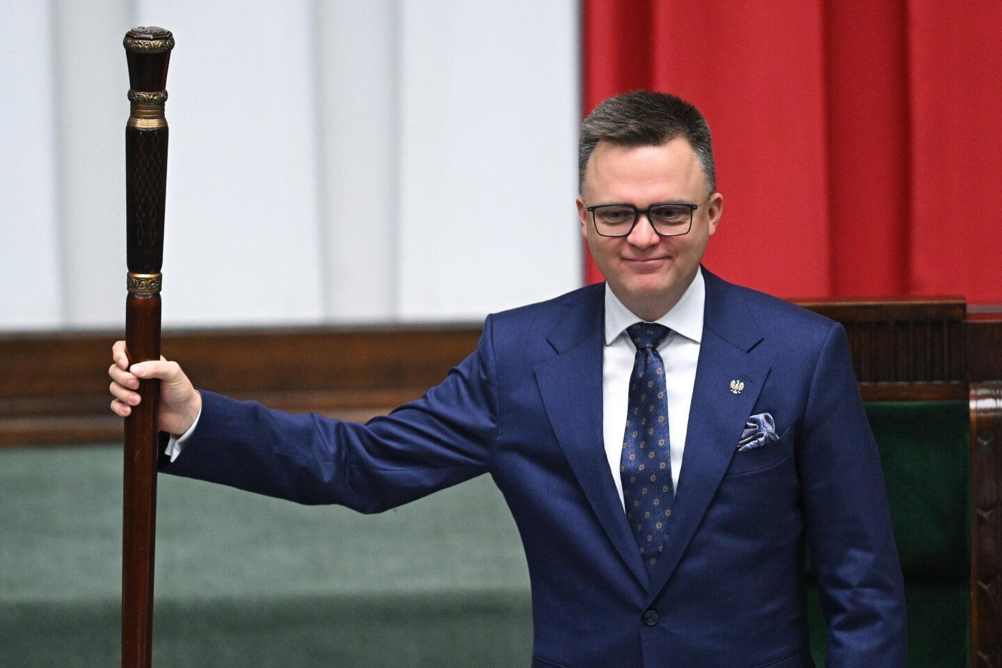 Na zdjęciu Szymon Hołownia rozpoczynający posiedzenie sejmu
