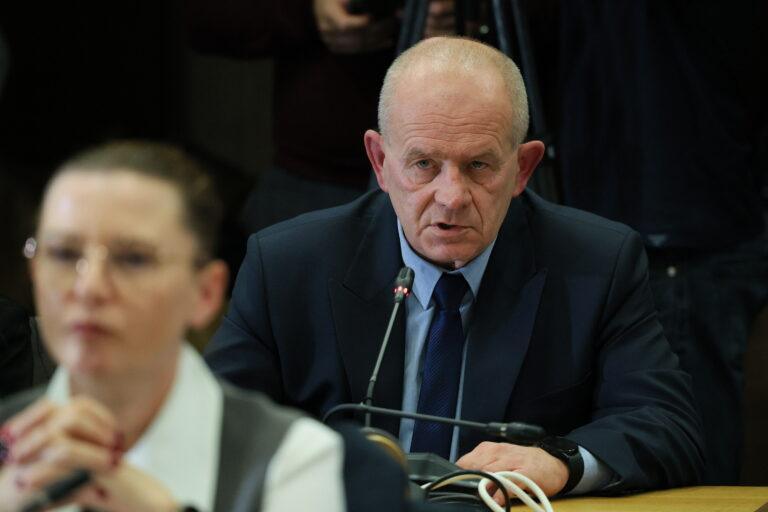 Prokurator Piotr Woźniak w trakcie posiedzenia komisji. Uważa za wysoce prawdopodobne, że Zbigniew Ziobro będzie mataczył. Fot. PAP/Paweł Supernak