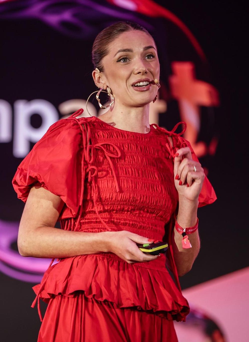 Stefanie Sword-Williams – autorka bestsellera „F*ck Being Humble” i mówczyni