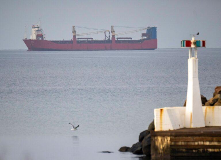 Statek Adler powiązany z rosyjskimi transportami wojskowymi