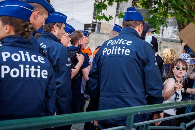 Na zdjęciu: Belgijscy policjanci