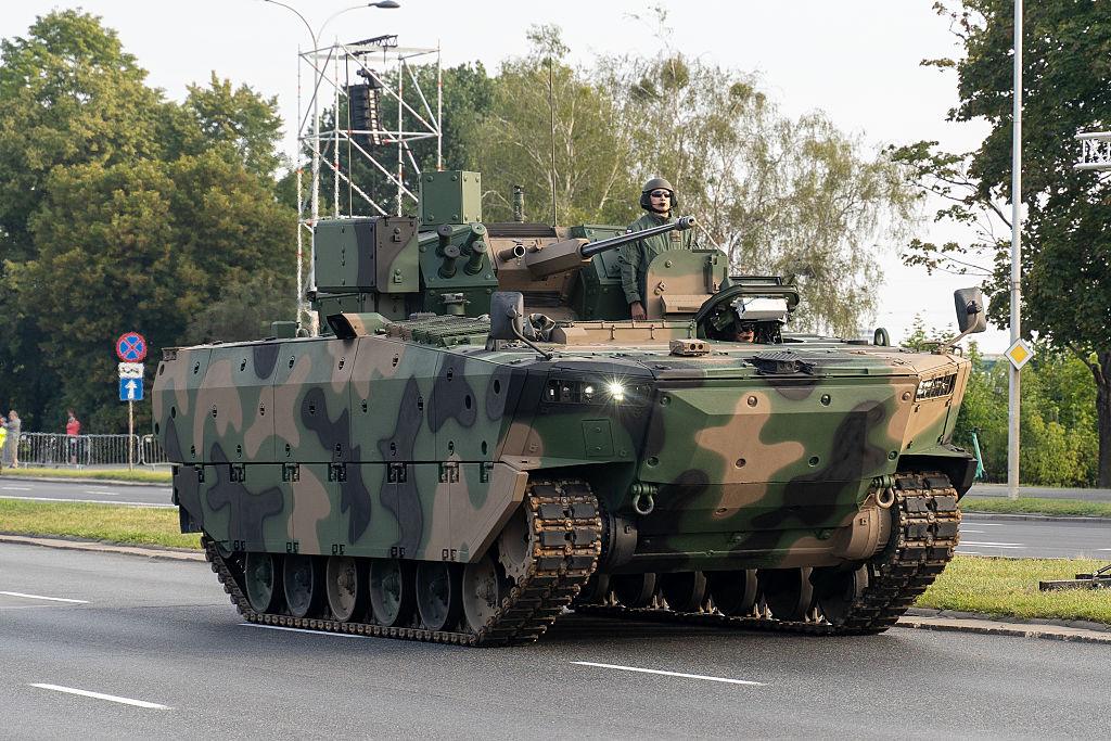 Na zdjęciu pojazd wojskowy Borsuk