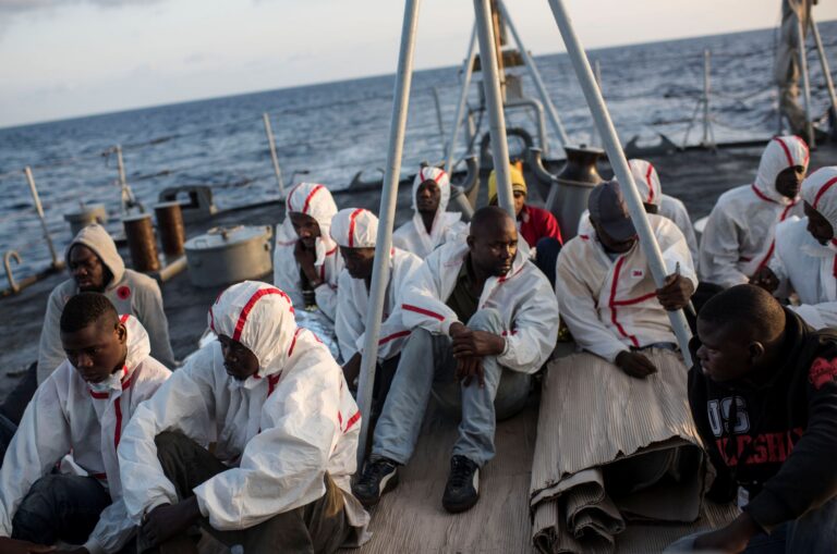 Imigranci na pokładzie statku