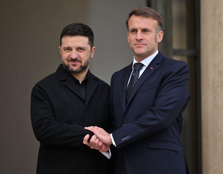 Na zdjęciu spotkanie prezydenta Francji Emmanuela Macrona i prezydenta Ukrainy Wołodymyra Zełenskiego 1 grudnia 2025 r.