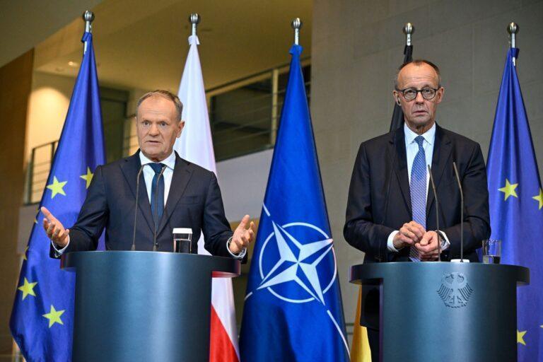 Na zdjęciu premier Donald Tusk (po lewej) podczas wspólnej konferencji z kanclerzem Niemiec Friedrichem Merzem (po prawej) w trakciepolsk-niemieckich konsultacji międzyrządowych