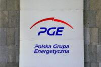 Logo Polskiej Grupy Energetycznej na jednym z budynków spółki
