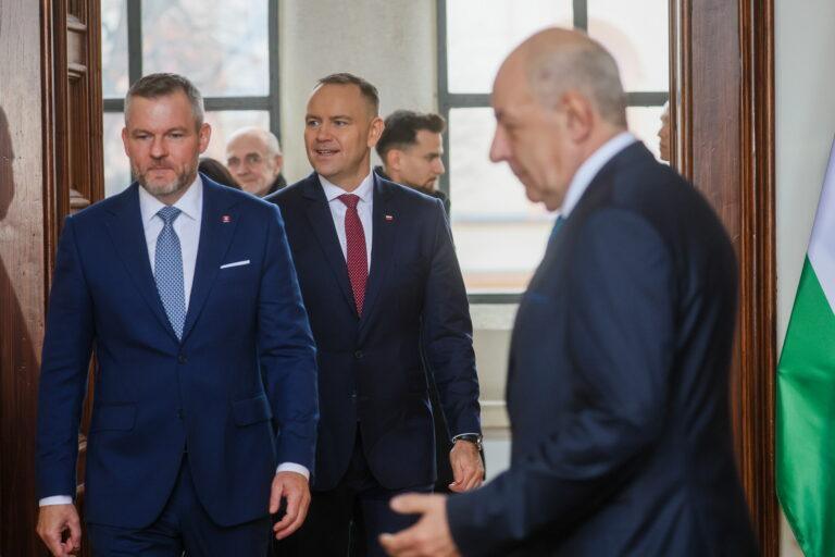 Prezydent Słowacji Peter Pellegrini oraz prezydent Polski Karol Nawrocki w trakcie spotkania 3 grudnia 2025 r.