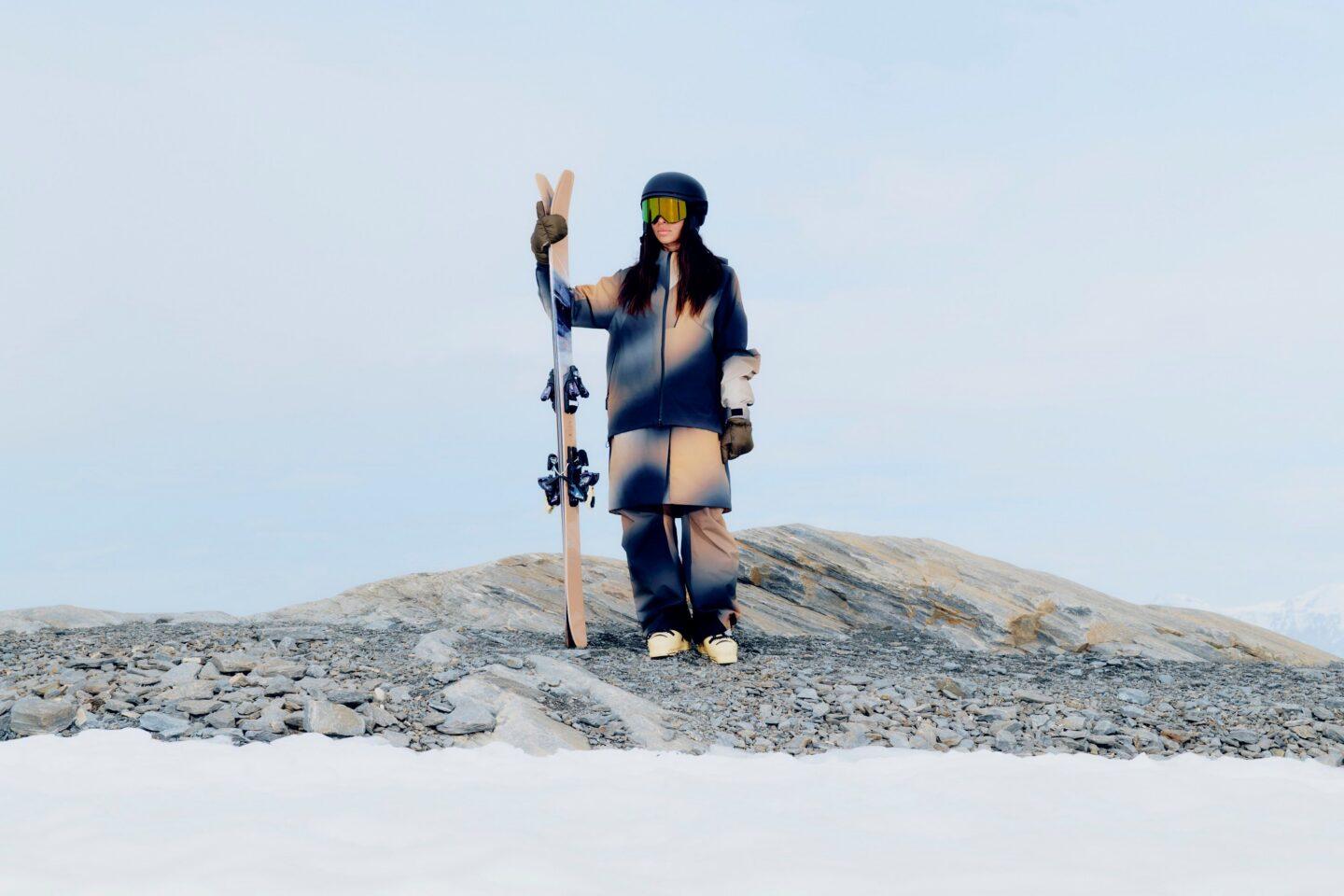 kobieta na nartach