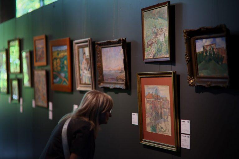 Warszawa, 16.09.2025. Na zdjęciu wystawa przedaukcyjna "Olga Boznańska i Pionierki Malarstwa Polskiego" w domu aukcyjnym Desa Unicum w Warszawie