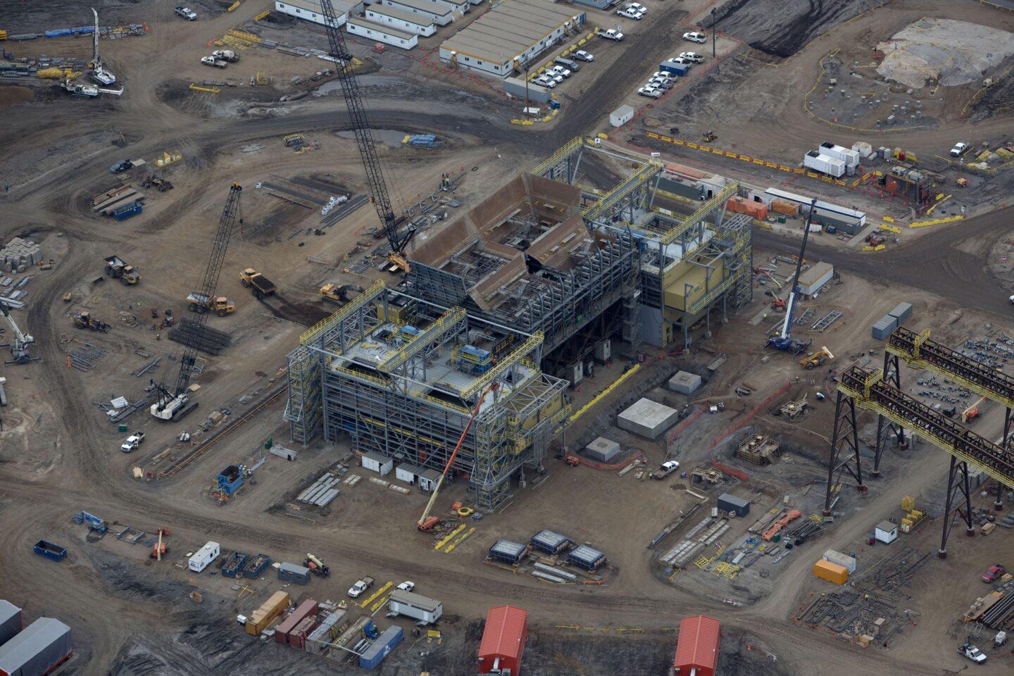 infrastruktura wydobywcza w piaskach roponośnych (Alberta, Kanada)