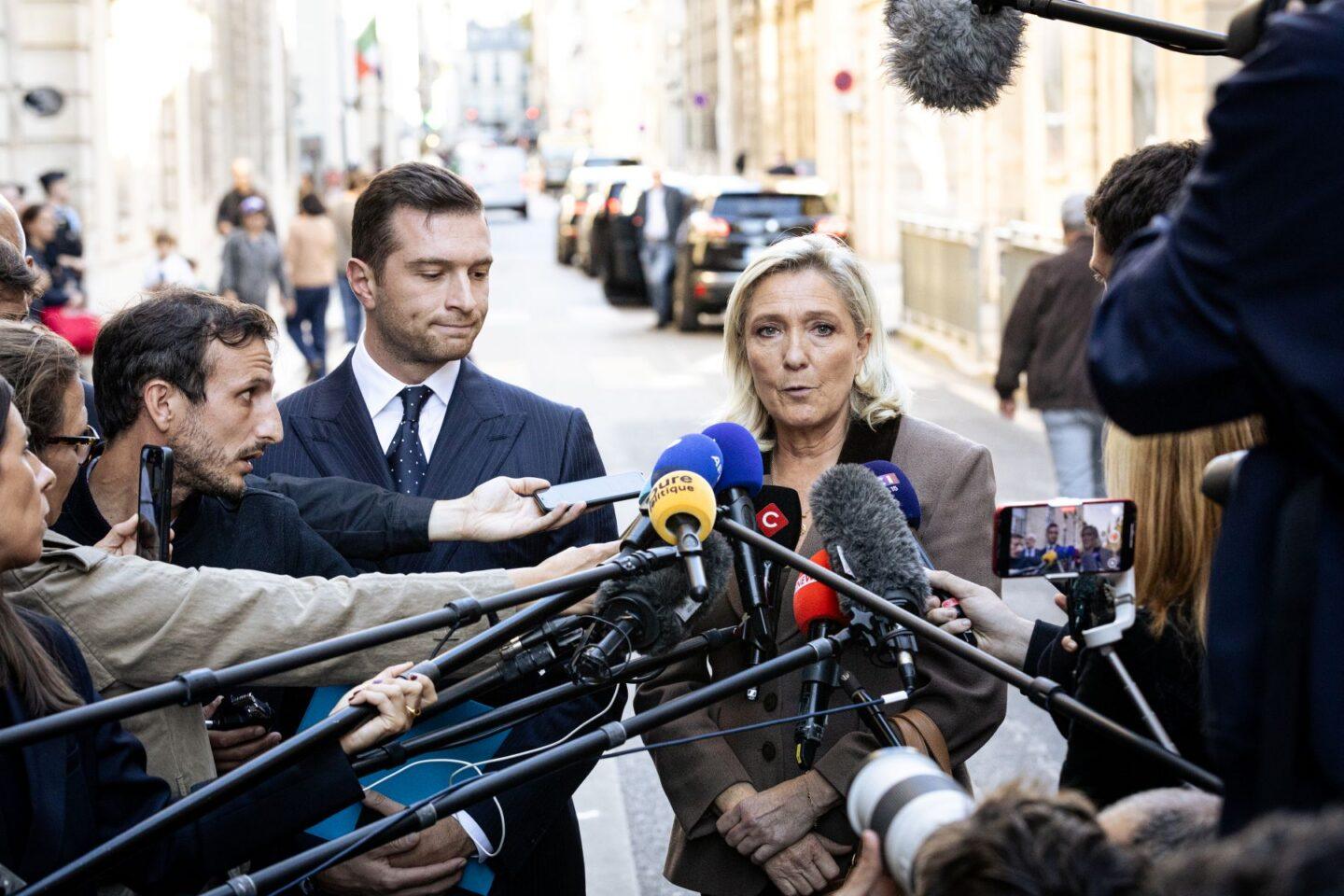 Marie Le Pen i Jordan Bardella, jej protegowany, lider RN i europoseł.