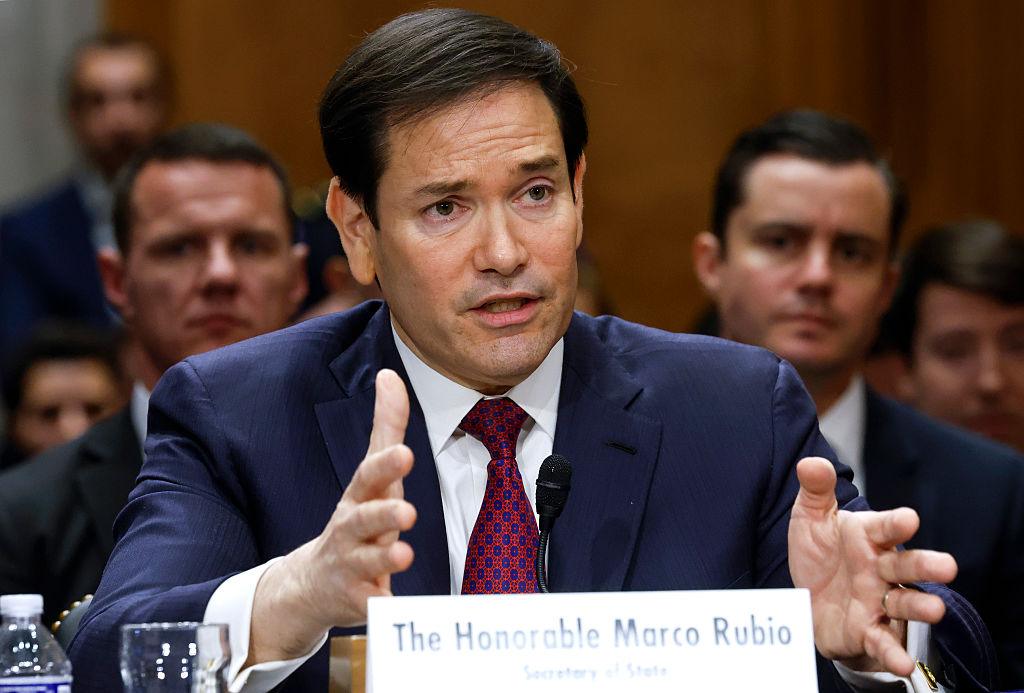 Marco Rubio w trakcie odpowiedzi na pytania komisji