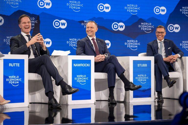 Karol Nawrocki podczas debaty panelowej w Davos