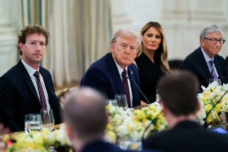 Od lewej CEO Mety Mark Zuckerberg, prezydent USA Donald Trump, pierwsza dama USA Melania Trump, współzałożyciel Microsoftu Bill Gates