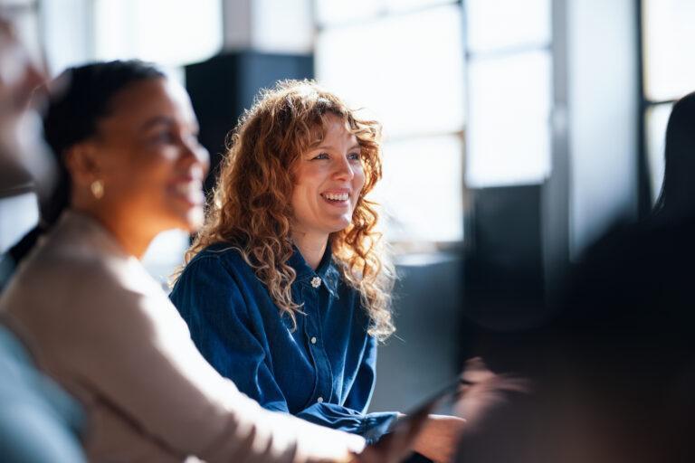 Dwie kobiety w biurze