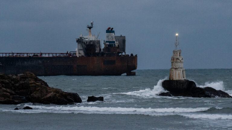 Należący do rosyjskiej floty cieni Kairos dryfuje po uszkodzeniu przez drona przy wybrzeżu Bułgarii