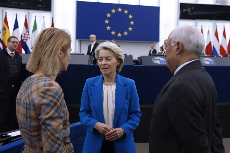 Szefowa unijnej dyplomacji Kaja Kallas, przewodnicząca KE Ursula von der Leyen, przewodniczący Rady Europejskiej Antonio Costa