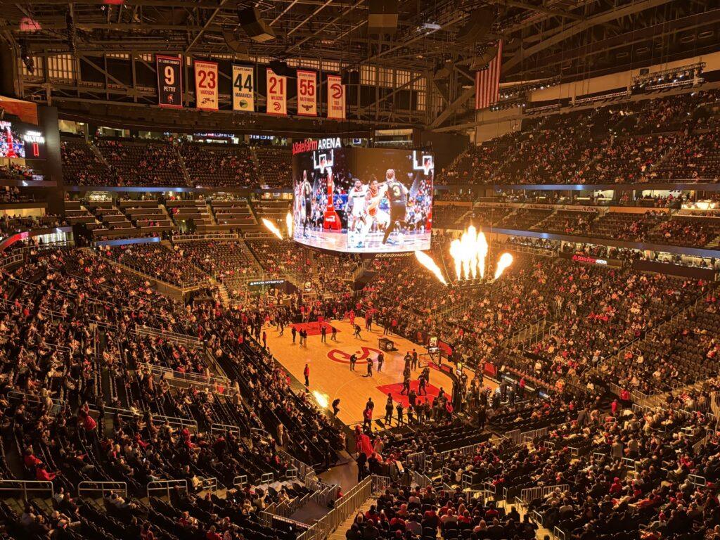 State Farm Arena od wewnątrz.