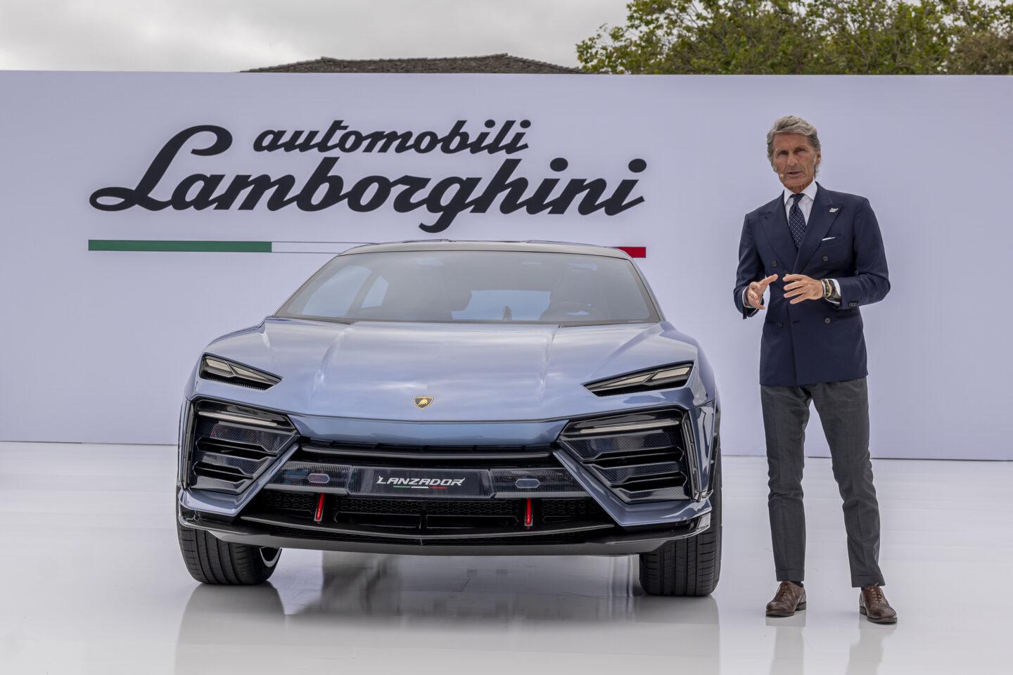 Stephan Winkelmann, dyrektor generalny Lamborghini, podczas prezentacji modelu Lanzador w 2023 roku