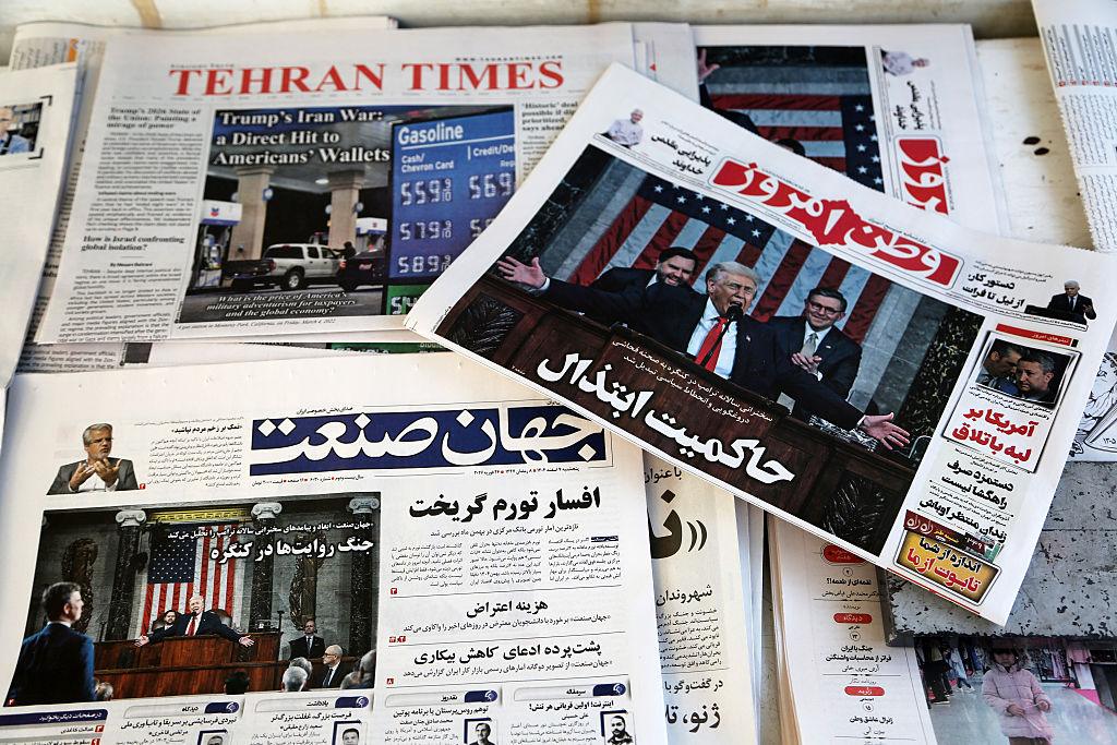 Irańskie gazety ze zdjęciem Trumpa na pierwszych stronach
