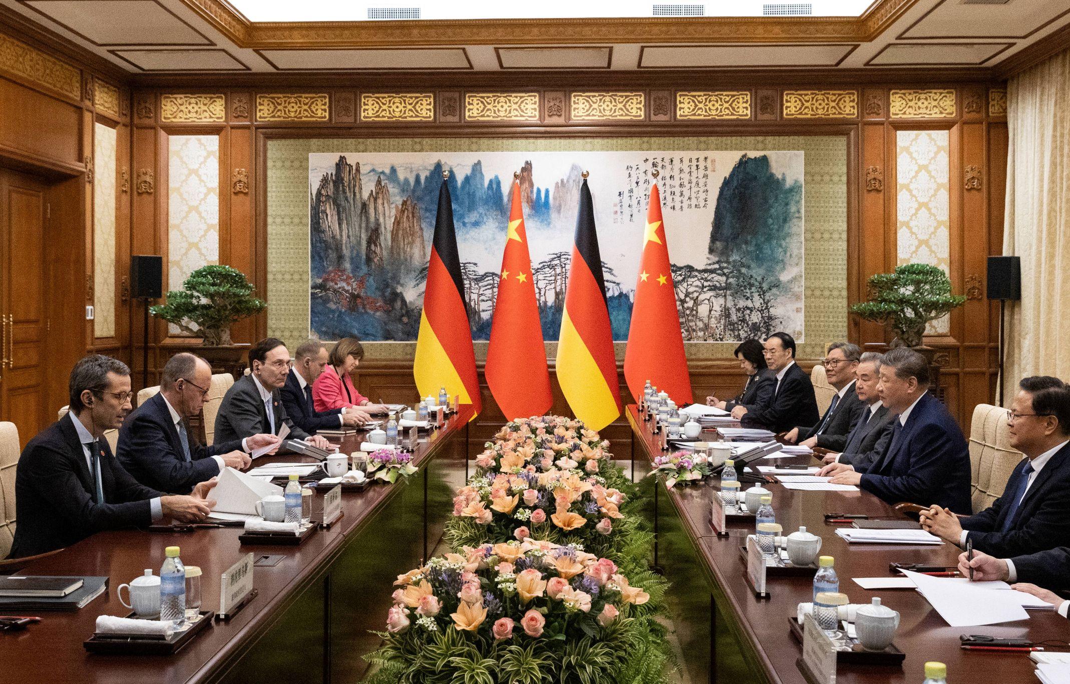 Merza W Wizyta kanclerza Niemiec Friedricha Merza w Chinach. Media: Merz chciał ...
