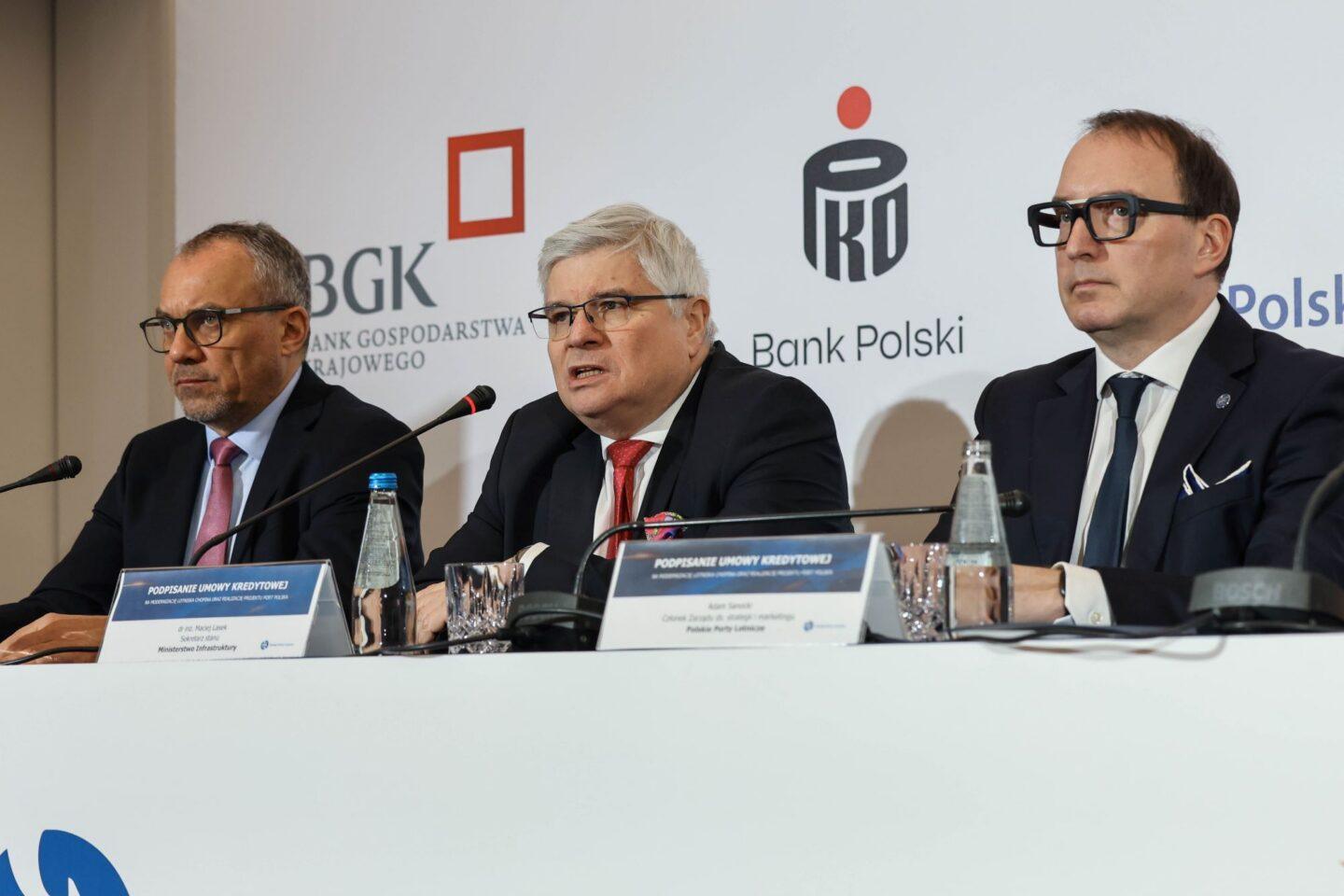 Członek zarządu CPK Dariusz Kuś, wiceminister infrastruktury Maciej Lasek, członek zarządu Polskich Portów Lotniczych ds. strategii i marketingu Adam Sanocki