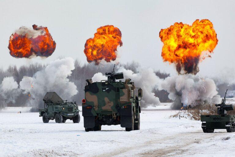 Pokaz sprzętu bezzałogowego na poligonie w Zielonce