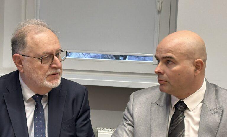 Zbigniew Kąkol (z lewej) i członek KEN, prof. Rafał Stanisławski