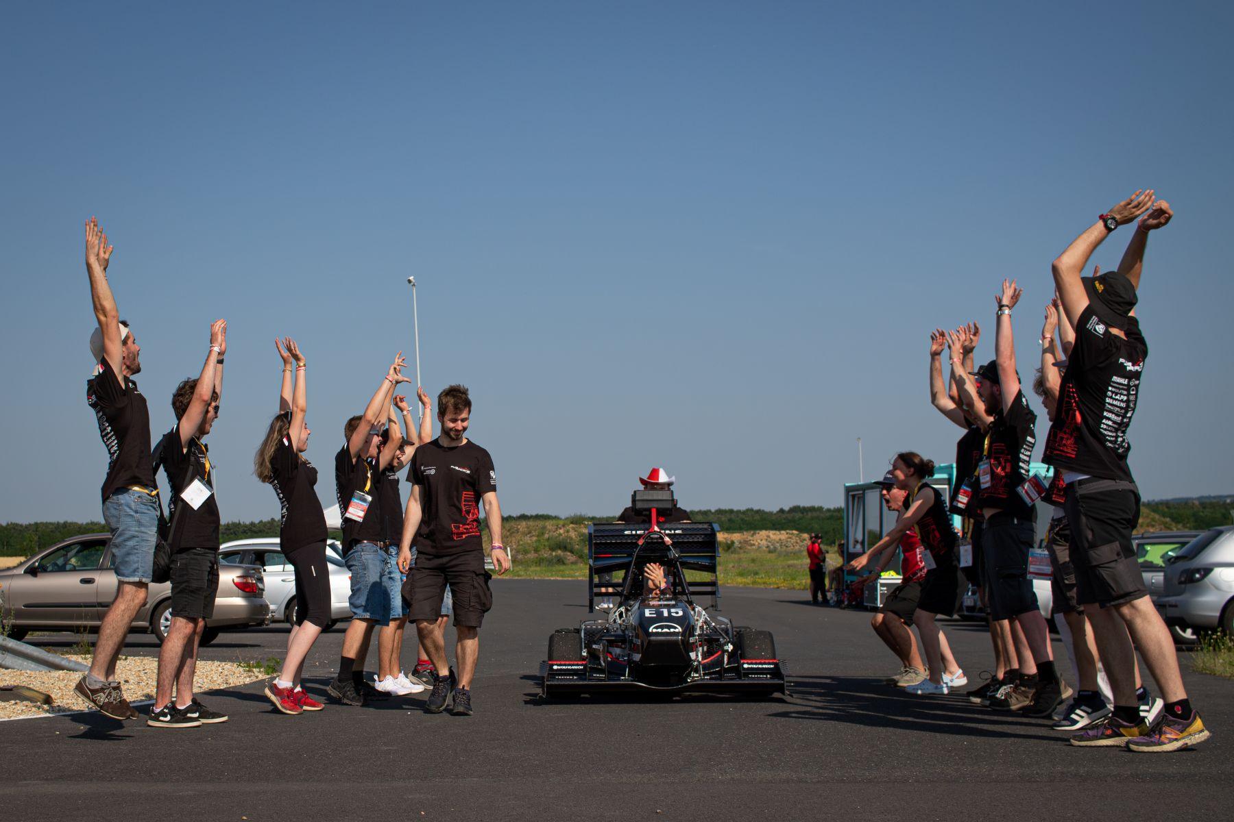 Bolid zespołu PWR Racing Team zbudowany przez studentów Politechniki Wrocławskiej