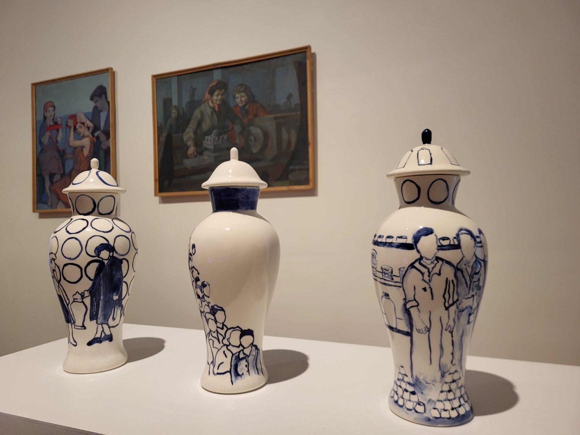 Widok wystawy m.in. z obrazami Heleny Krajewskiej