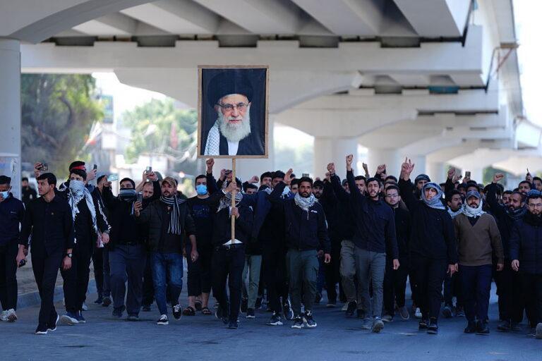 Protest z poparciem dla Iranu w Iraku