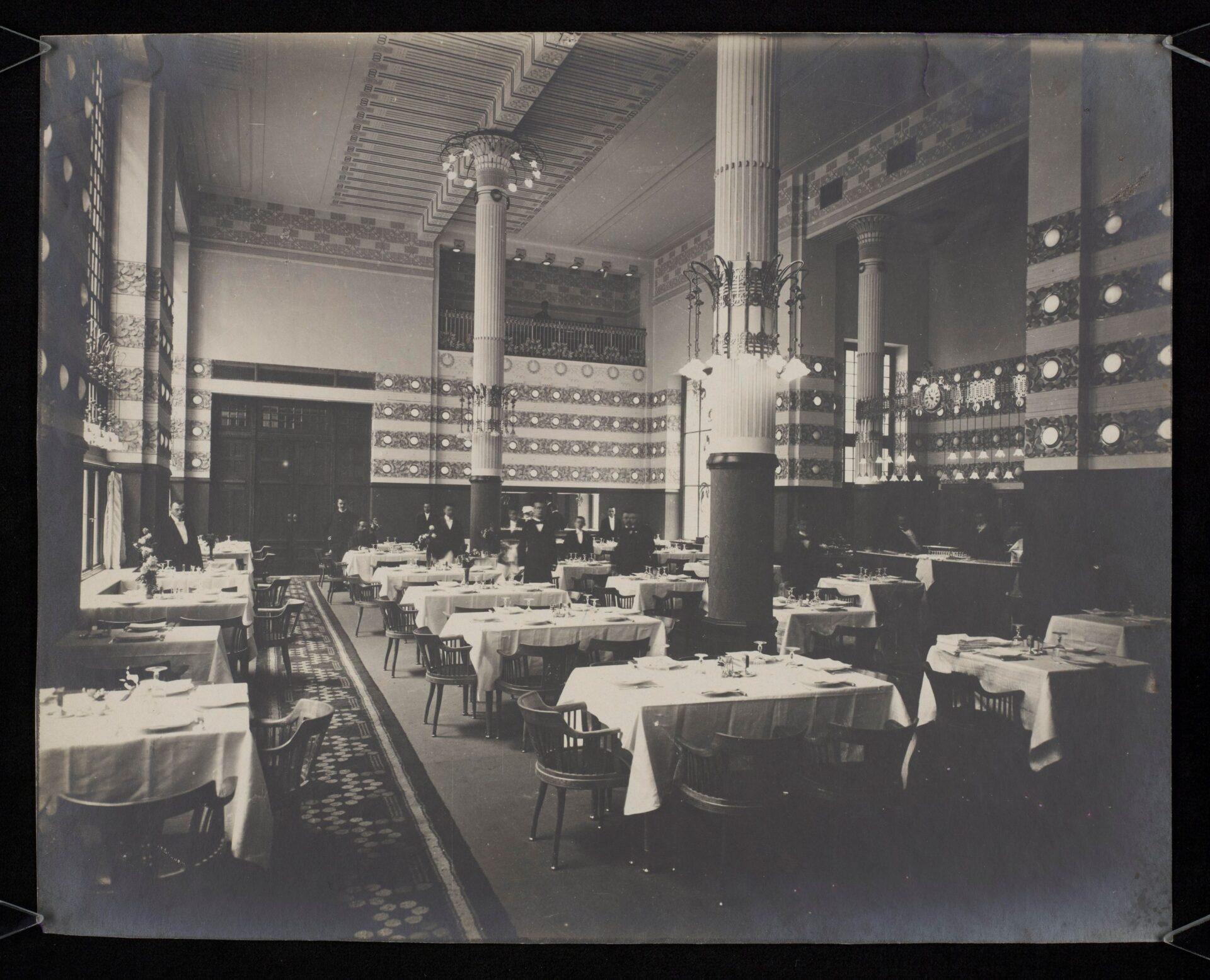 Bar Kolumnowy w Hotelu Bristol