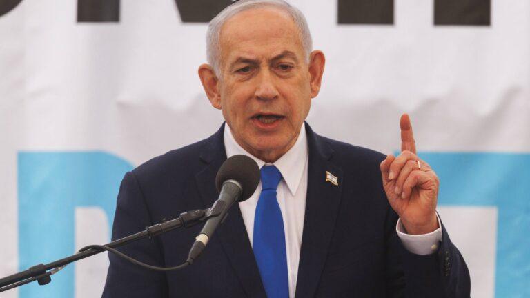 Premier Izraela Benjamin Netanjahu na pogrzebie żydowskiego zakładnika porwanego do Gaz