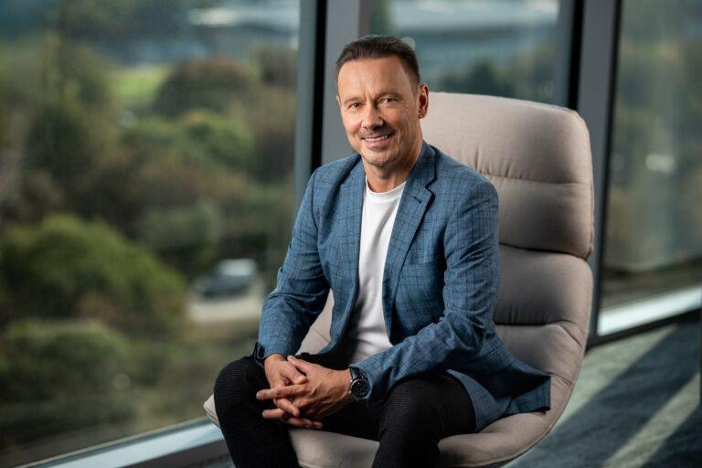 Dariusz Piotrowski, dyrektor generalny Dell Technologies Polska przestrzega firmy przed sporymi podwyżkami sprzętu. Przyczyną są braki w waflach krzemowych