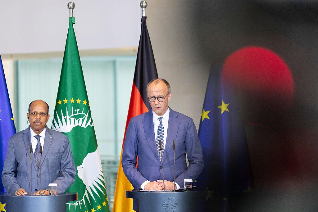 Friedrich Merz i Mahmoud Ali Youssouf