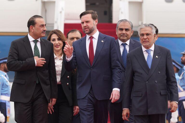 Powitanie wiceprezydenta USA JD Vance'a w Pakistanie