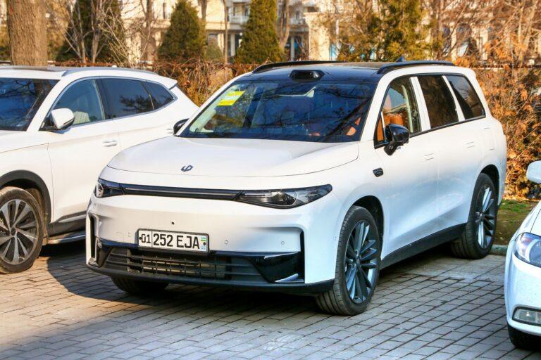 Leapmotor C16 na parkingu