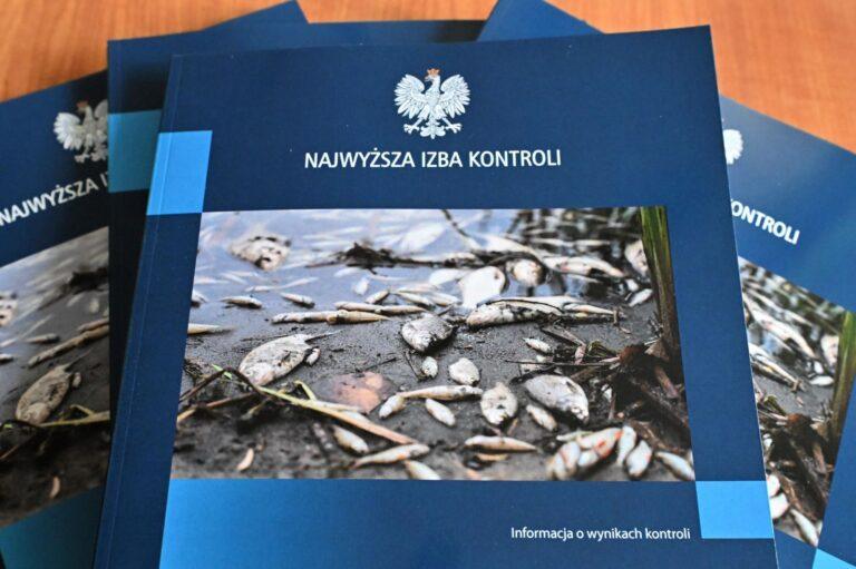 Broszura NIK po kontroli dotyczącej katastrofy na Odrze w 2022 r.