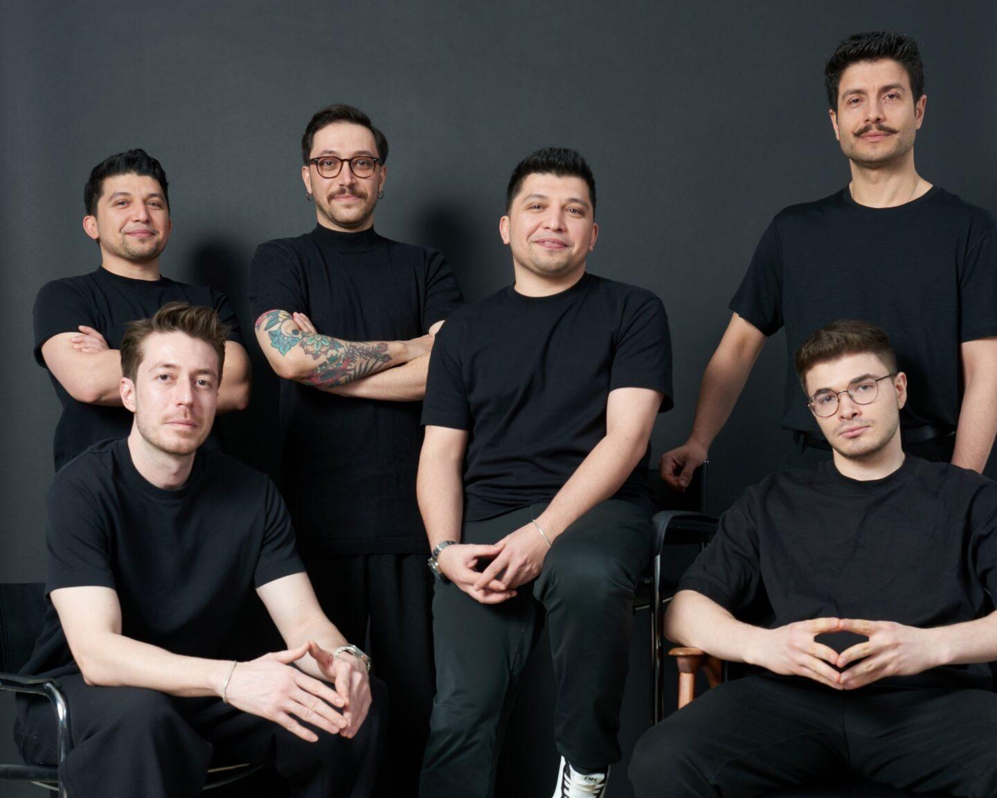 Założyciele startupu Replenit AI: Cenk Karacaev (CRO), Omer Ozden (CPO), Caner Demir (CMO), Alp Karacaev (CCO), Ilyas Kurklu (CEO) oraz Egemen Akdan (CTO)