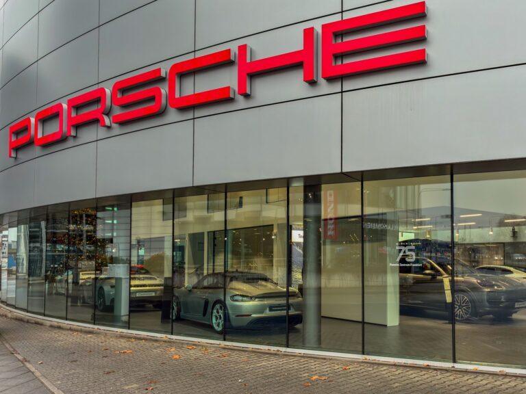 Salon sprzedaży Porsche we Frankfurcie