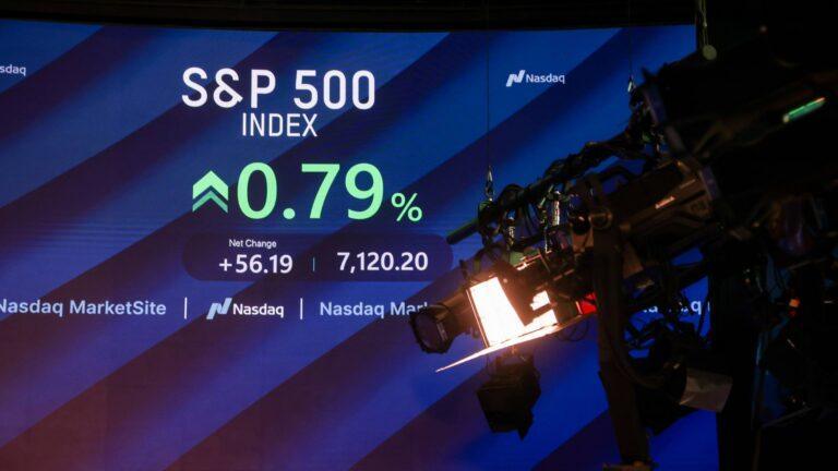 Widok na kurs indeksu S&P 500 na parkiecie giełdy Nasdaq