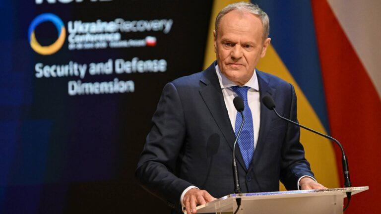 Premier Donald Tusk podczas konferencji „Road to URC – Security and Defence Dimension”