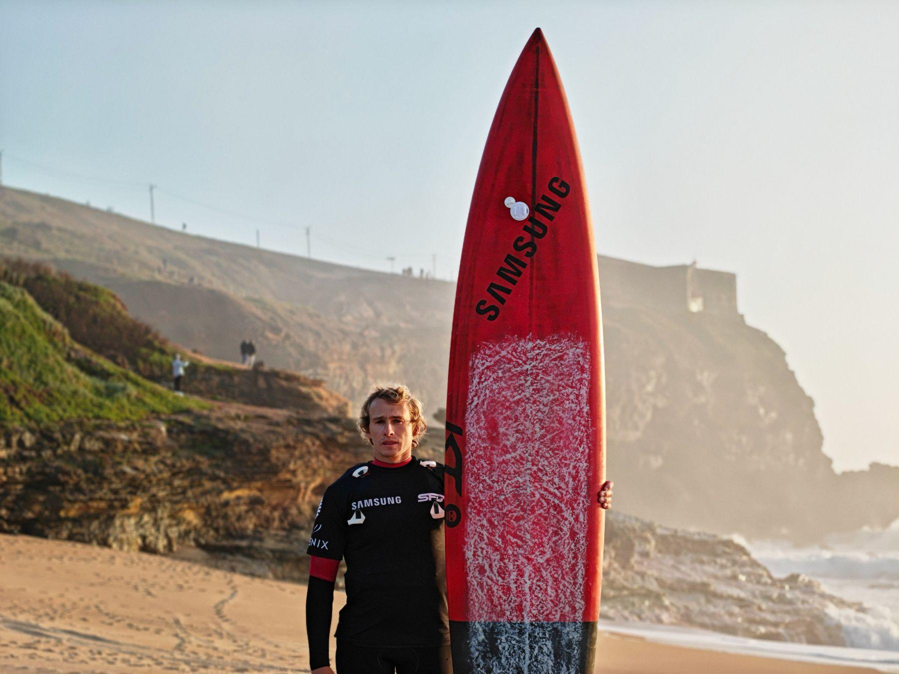 Adam Warchoł, polski surfer specjalizujący się w pokonywaniu bardzo wysokich fal