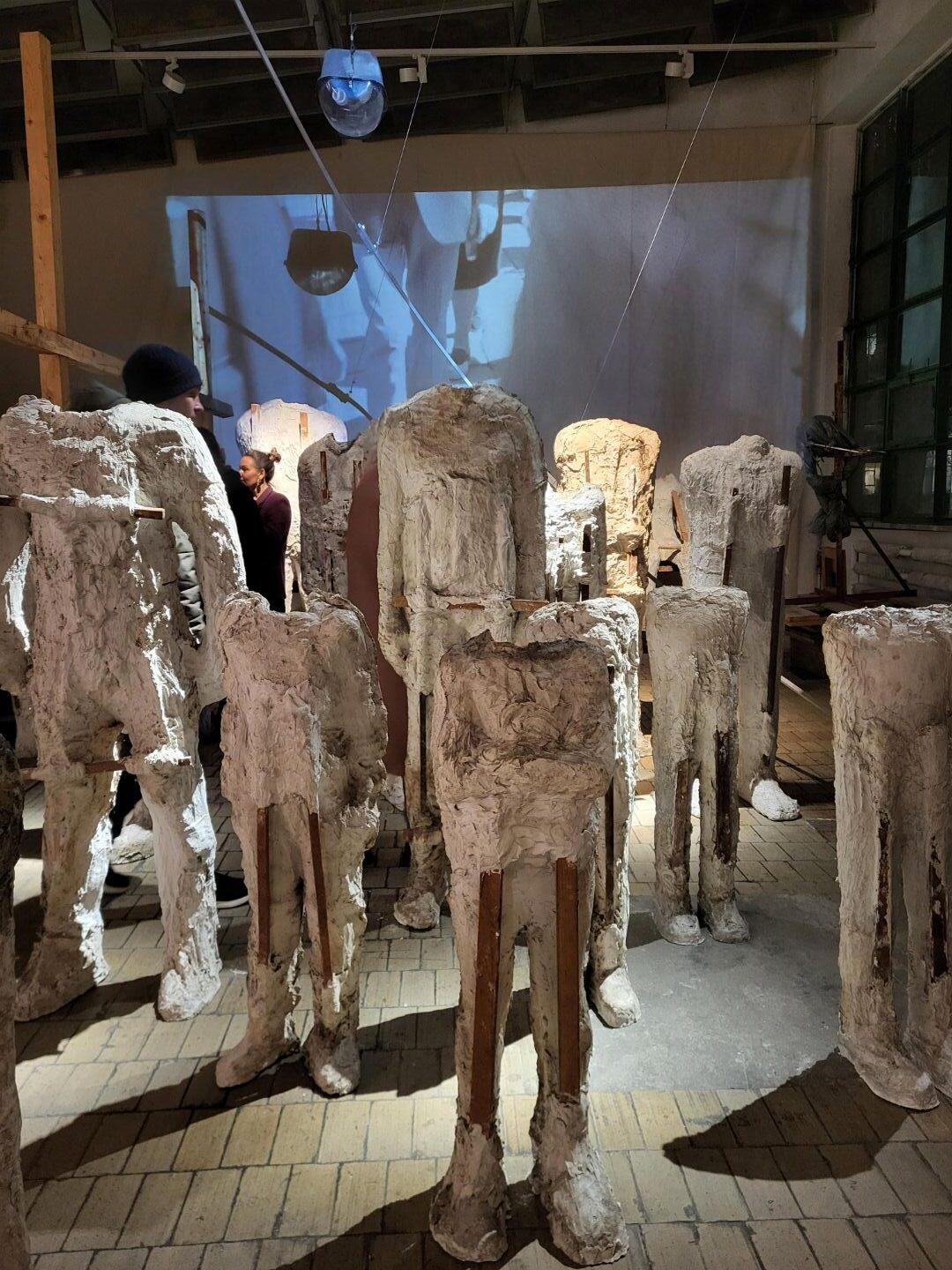 Wystawa Magdaleny Abakanowicz.