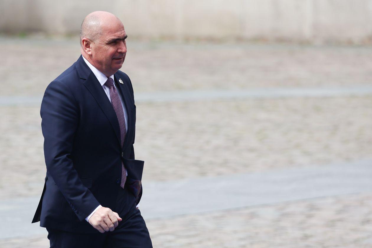 Ilie Bolojan, premier Rumunii, którego rząd upadł po wniosku o wotum nieufności 5 maja 2026 roku. Na zdjęciu podczas konfencji Trójmorza w Warszawie w kwietniu 2025 roku.