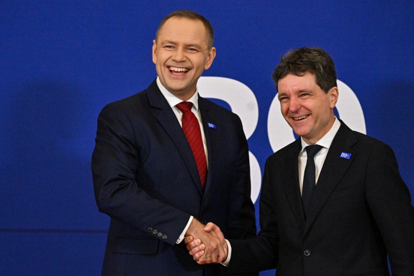 Prezydent RP Karol Nawrocki (L) i prezydent Rumunii Nicusor DanFot.