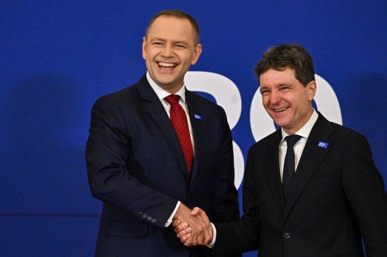 Prezydent RP Karol Nawrocki (L) i prezydent Rumunii Nicusor DanFot.